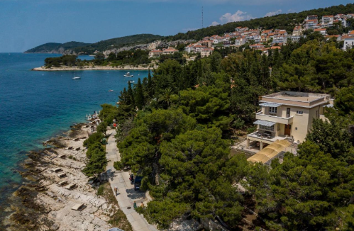 Villa Elysium - Beautiful villa by the sea on Hvar, with a view, private garden, and complete comfort for your holiday., villa Elysium Hvar